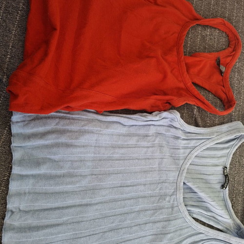Women's sleeveless tops medium Zara and Bershka like new, pack of 2