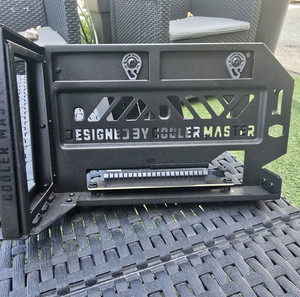 COOLER MASTER VERRICAL GPU MOUNT