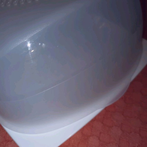 Large Tupperware cheese container like new with CondensControl technology 30.6x20.5 cm