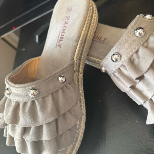 Flatforms gray with silver details size 39 like new