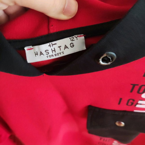 Sweatshirt 12 years like new, black and red, size 152 cm