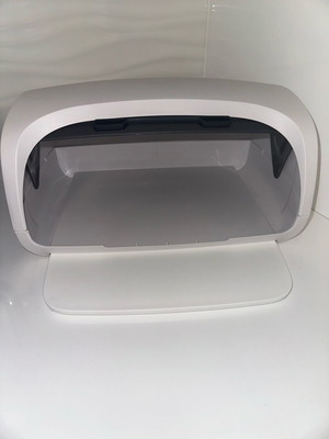 Tupperware bread box new with cutting tray