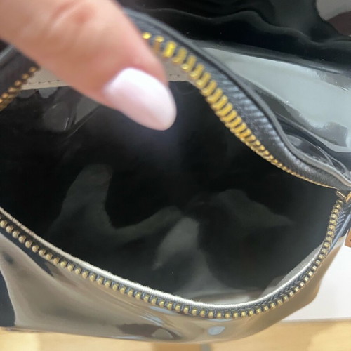 Guess shoulder bag black patent leather like new