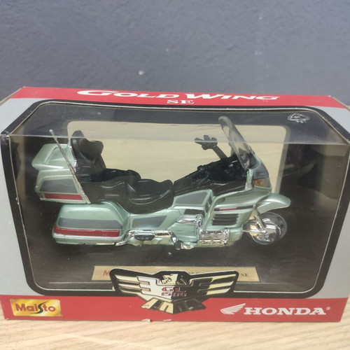 Maisto Honda Gold Wing SE scale model 1:18