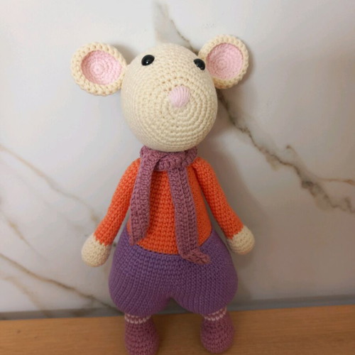 Handmade knitted mouse toy new