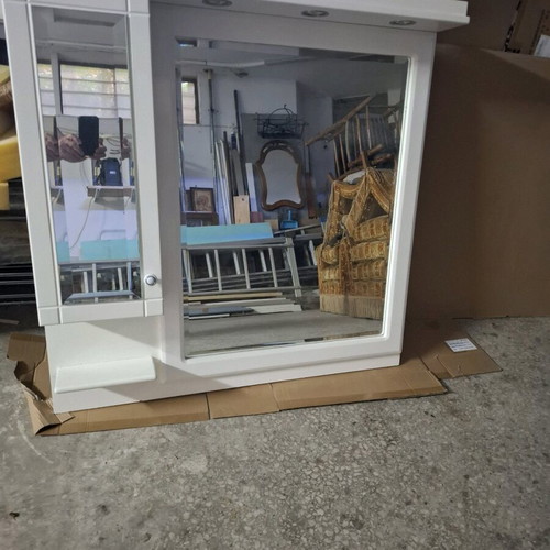 Bathroom mirror used