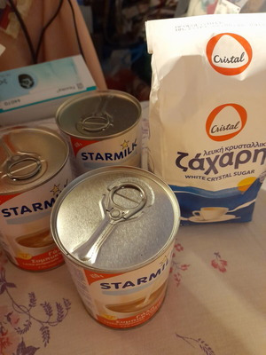 Εβαπορέ γάλα και ζάχαρη καινούργια, 3 κουτιά και 1 ζάχαρη