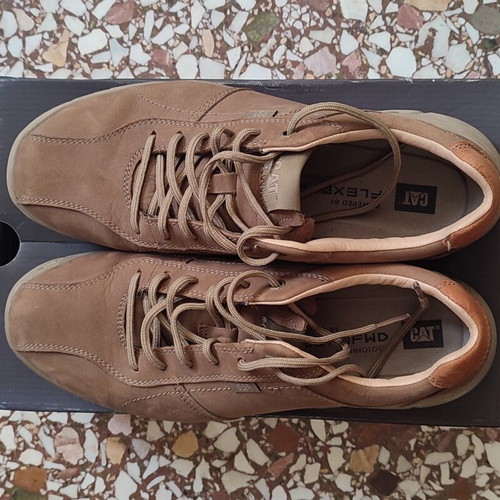 CAT casual shoes size 42 like new, brown