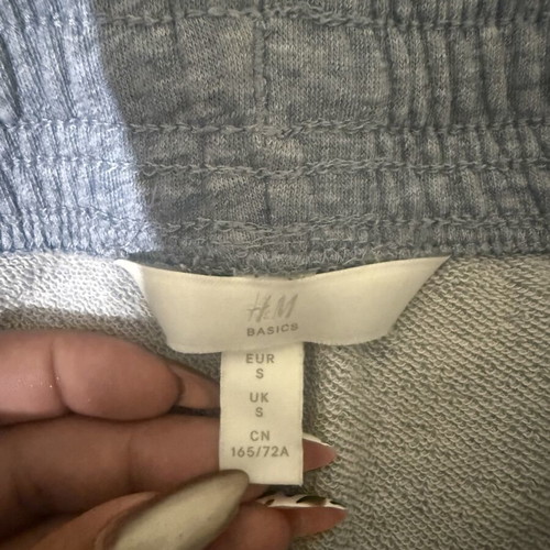 H&M mako shorts and Primark transparent blouse like new, multicolor
