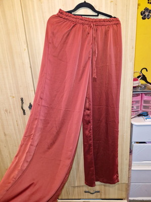 Παντελόνα Pink Woman καινούρια, καφέ, μέγεθος Μ