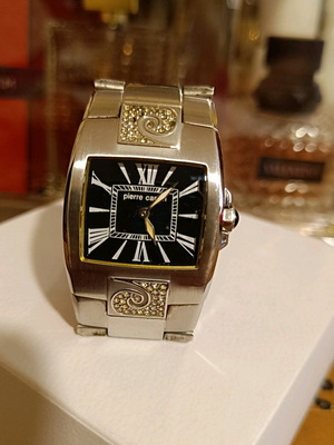 Ρολόι Pierre Cardin γυναικείο μεταχειρισμένο με ορθογώνια κάσα και κρύσταλλα