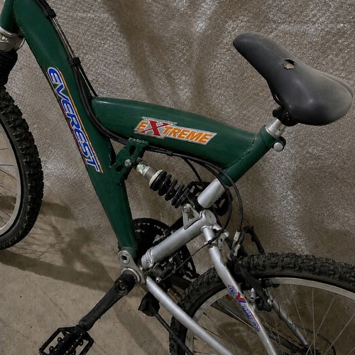 Everest mountain bike with front and rear suspension, gears