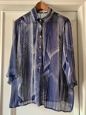 Giorgio Valenti shirt with pattern like new, size L, white and blue