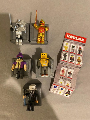 Roblox figures used with boxes and accessories