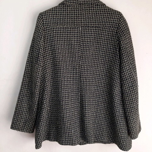 Women's coat used L with light green check and lining
