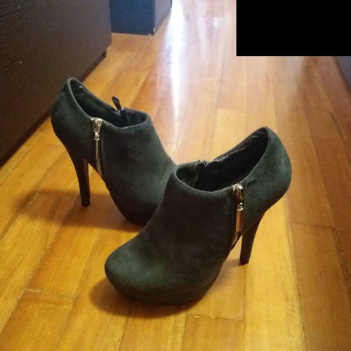 Gray ankle boots size 35 like new