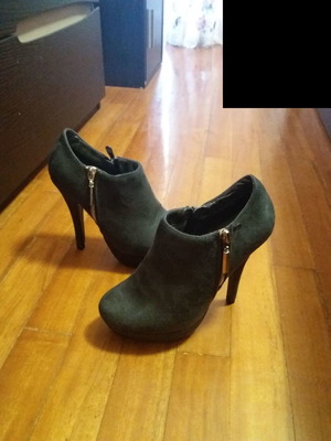 Gray ankle boots size 35 like new