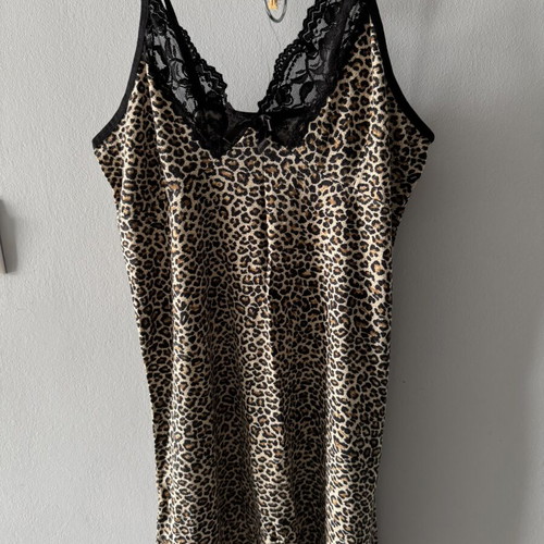 Nightdress XL with black and brown leopard print and lace