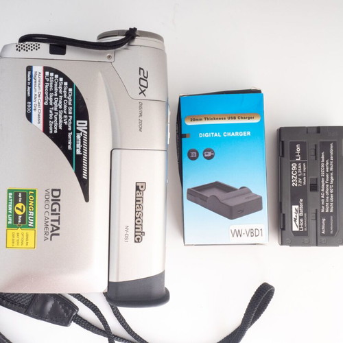 Panasonic NV-DS1EG MiniDV Camcorder used, excellent condition