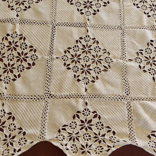 Knitted handmade blanket like new, cream 200x210
