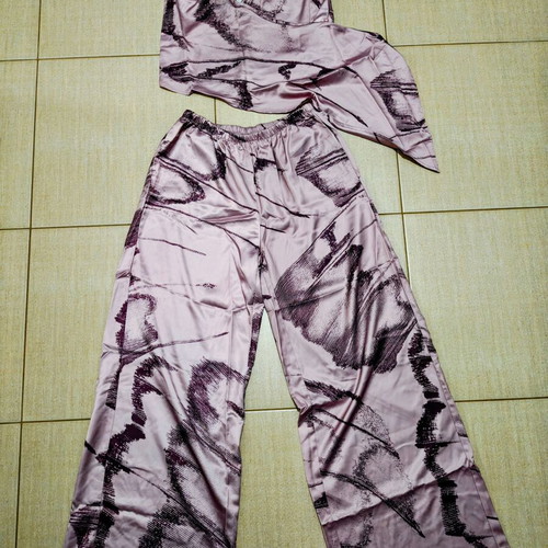 Set with Deep V Neck and Wide Pants new, lilac color