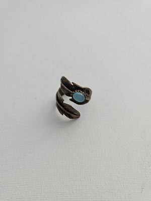 Vintage feather ring with turquoise stone, like new