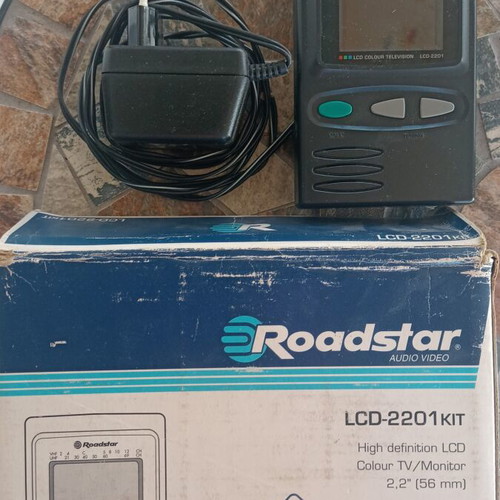Roadstar LCD-2201 Kit television monitor used with original box and adapter