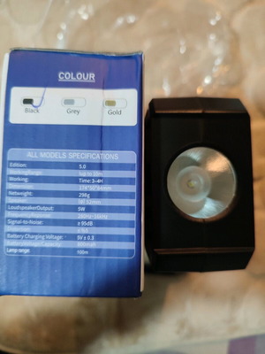 Wireless speaker with solar panel and flashlight new