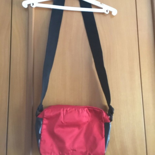 Levi’s vintage shoulder bag like new, black and red