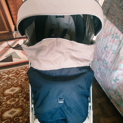 Inglesina Trilogy stroller set used with car seat and accessories