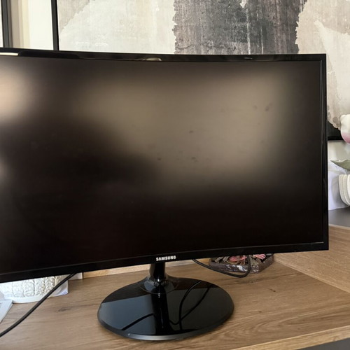 Samsung C27F390FHU Curved Monitor 27" FHD like new
