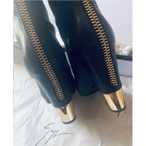 Giuseppe Zanotti leather boots size 40 like new, black and gold