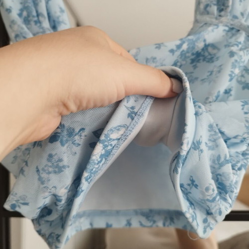 Crop top floral elastic, like new, fits small medium