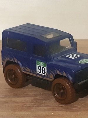 Hot Wheels Land Rover Defender играчка като нова с подарък Suzuki Jimny Safari