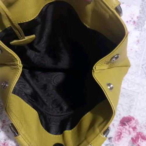 Mustard leatherette bag like new, genuine leather