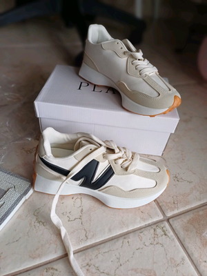 Women's sneakers new, white and beige, size 36.5