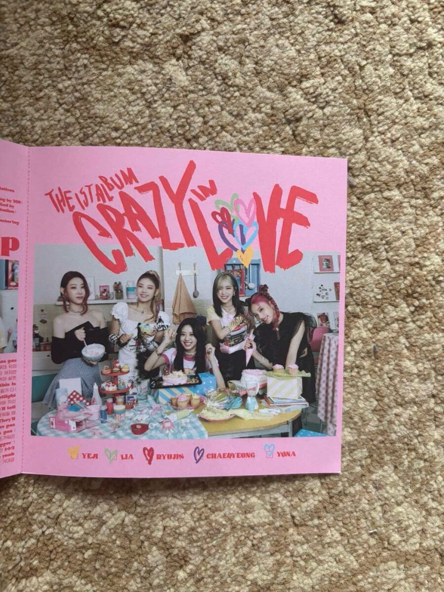 Itzy Kpop album Crazy In Love like new - € 13,00 - Vendora.cy