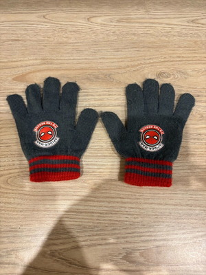 Spider-Man knitted gloves for children used, age 3-4