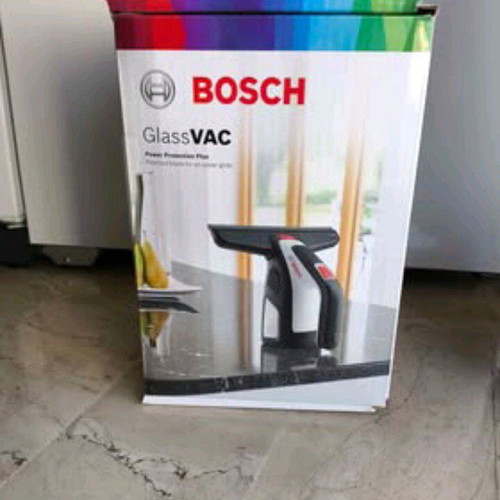 Bosch GlassVac glass cleaner new, handheld with accessories