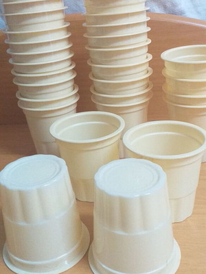 Vintage plastic cups new, pack of 30 pieces