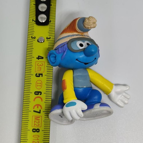 Smurf Skiier Figure Peyo like new, collectible