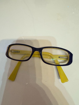 D&P Kids Glasses Number 125 like new, blue and yellow