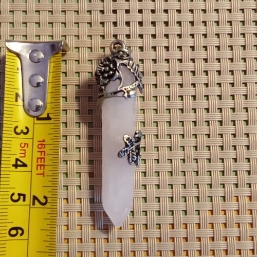 Pendant with rose quartz and romantic flower design like new