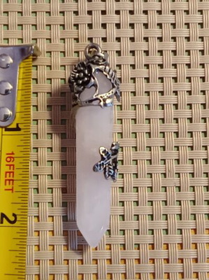 Pendant with rose quartz and romantic flower design like new