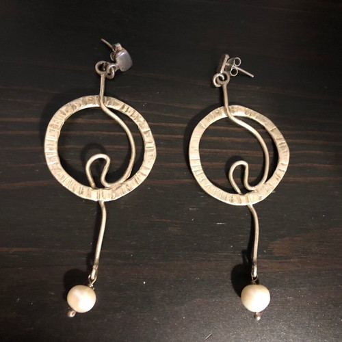 Handmade silver earrings like new with pearl