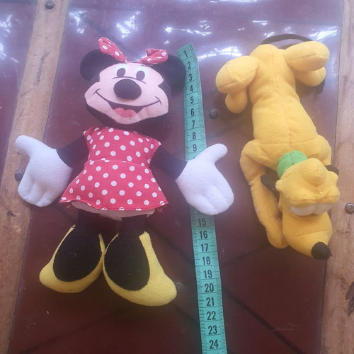 Minnie and Pluto figures like new