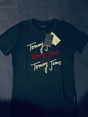 Tommy Hilfiger t shirt