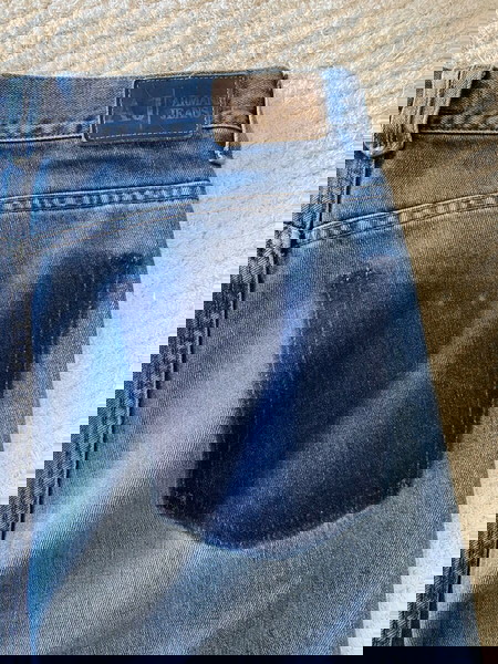 Armani Jeans Unisex No. 34