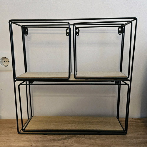 Wall shelves like new, set of 4 pieces