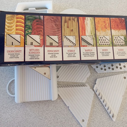 Vegetable and cheese slicer like new in excellent condition